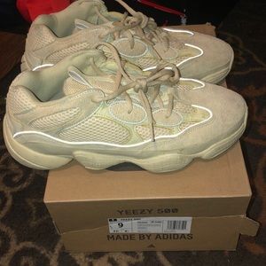 Authentic Yeezy 500 sz9